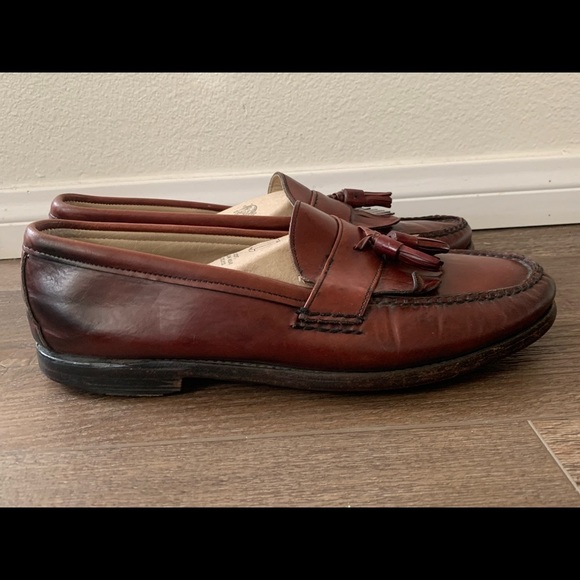 Shoes - Picture 4 of 7